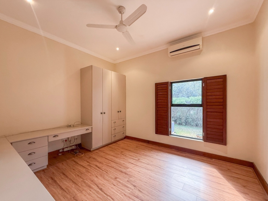 6 Bedroom Property for Sale in The Coves North West